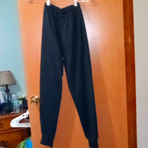 Black sweats - Picture 3 of 4